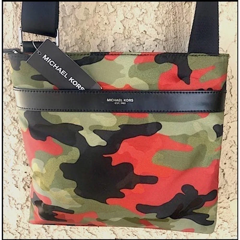 Michael Kors Mens Kent Camouflage Spice Orange Medium Flat Crossbody Bag - Picture 2 of 6